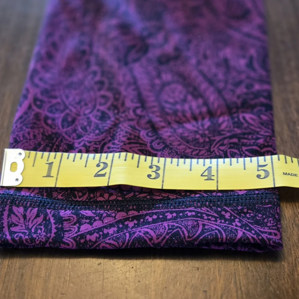 Lululemon Wunder Under Crop Antique Paisley Fuschia/Black paisley‎ leggings, 6